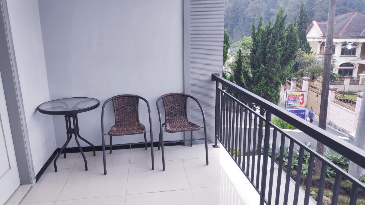 Villa Batumarta Tawangmangu Extérieur photo